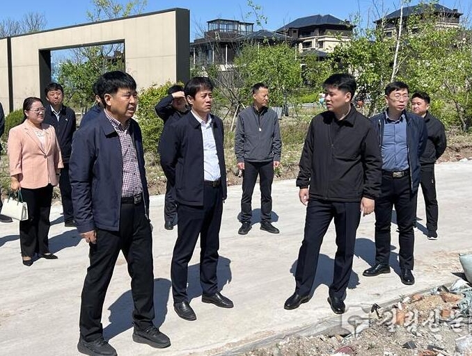 연길시인대, 전 시 농촌 거주환경 건설 상황 시찰