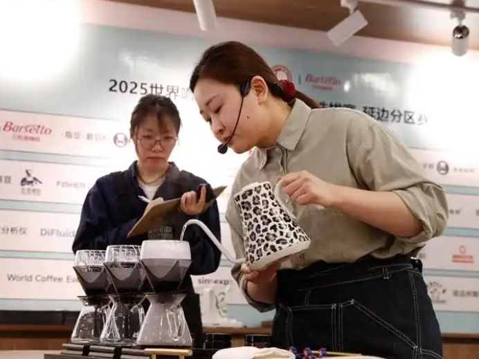 커피 선발경기와 왕훙도시의 만남