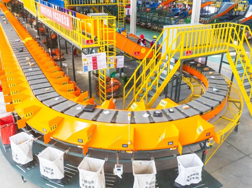 국경절·추석 련휴 전국 택배 처리량 72.31억건