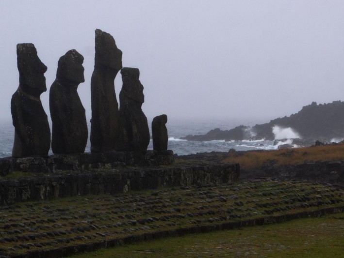 [과학] 불활절 석상 