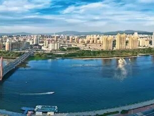 2200년 력사 고성의 공업 탈변... 산업경제 새 판도 열다