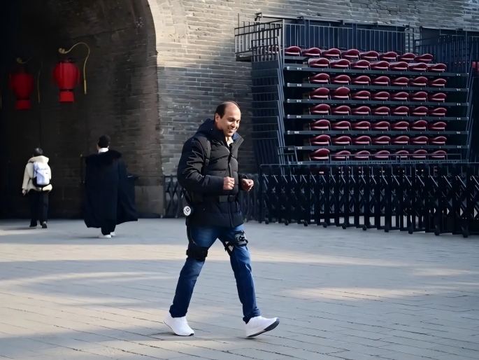 [과학] 외골격 로보트 입고 만리 성벽 오르다