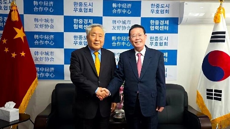 권기식 한중도시우호협회장, 박인복 한국소기업소상공인연합회 중앙회장과 한중기업 교류 대담