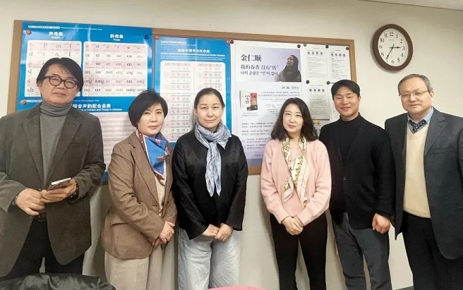 김인순작가 한국작가들, 한양 공자학원서 《춘향》과 만나다
