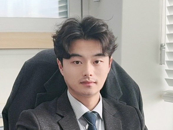 법 앞에서 언어와 국적이 장벽이 되여서는 안돼