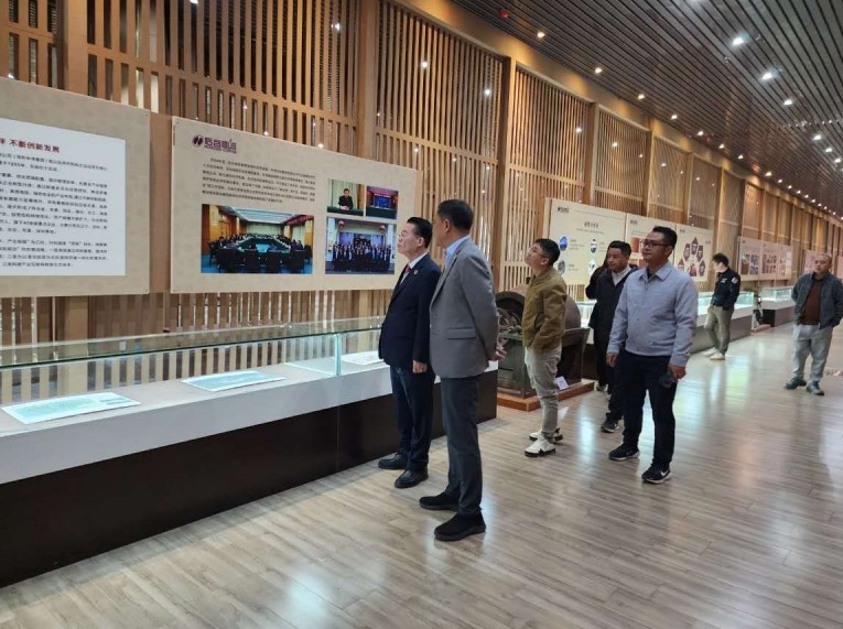 【기행】구름 뒤의  땅, 공존과 개방의 국경 도시