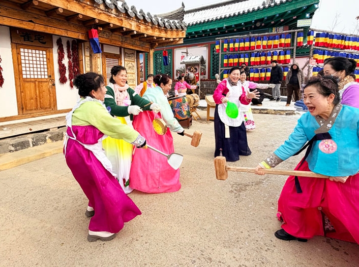 [새봄 기층 탐방] ‘문화+관광+빙설’의 융합... 돈화시, 13일간 축제로 새해 장식한다