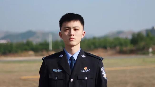 ‘00후’ 신입 경찰, 첫 출근일에 범인 검거!
