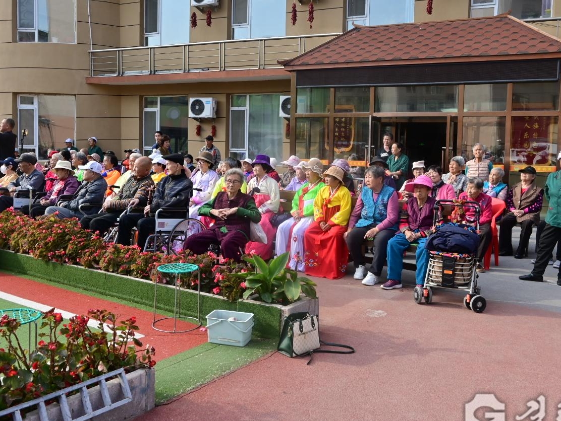길림시조선족녀성협회, 은학원양로원에서 효도 공연 펼쳐