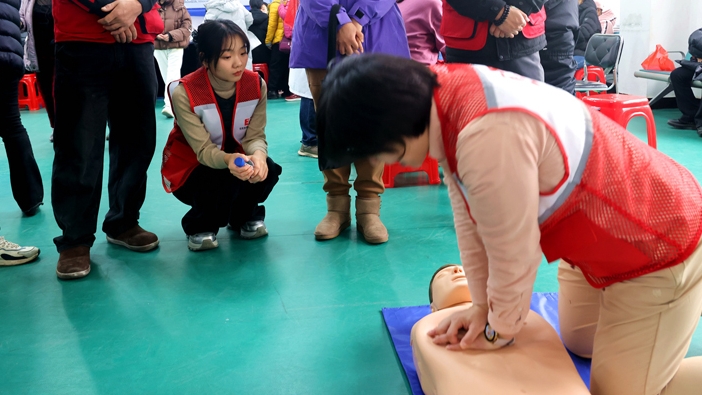 ‘자원봉사+의료봉사’건강한 생활방식 사회구역 진입