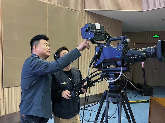 만족스러운 ‘매하 답안지’를 쓰는 선전사업의 첨병