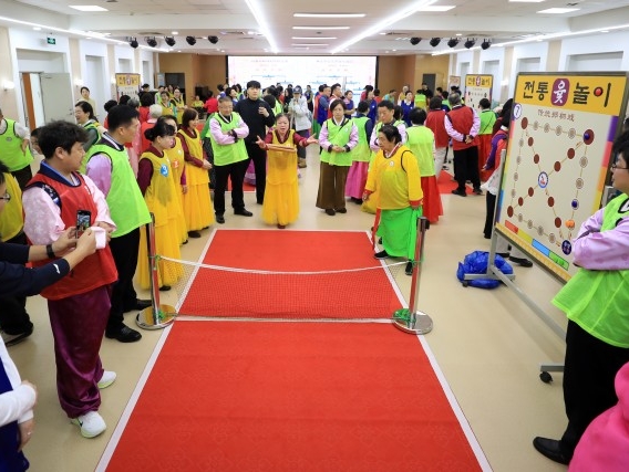 장춘시 조선족 정월대보름 맞이 전통 윷놀이대회 성료