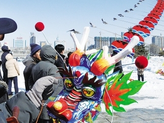 하늘높이 나는 연, 강성에 활기 더하다