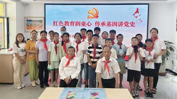 사회구역 퇴직간부당지부: 당과 인민을 위해 복무하련다