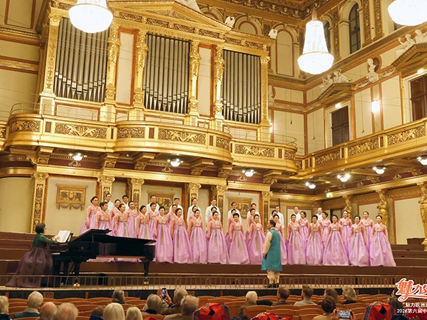 연변 퇴직로인들 노래소리 세계 음악의 전당에 울려퍼져