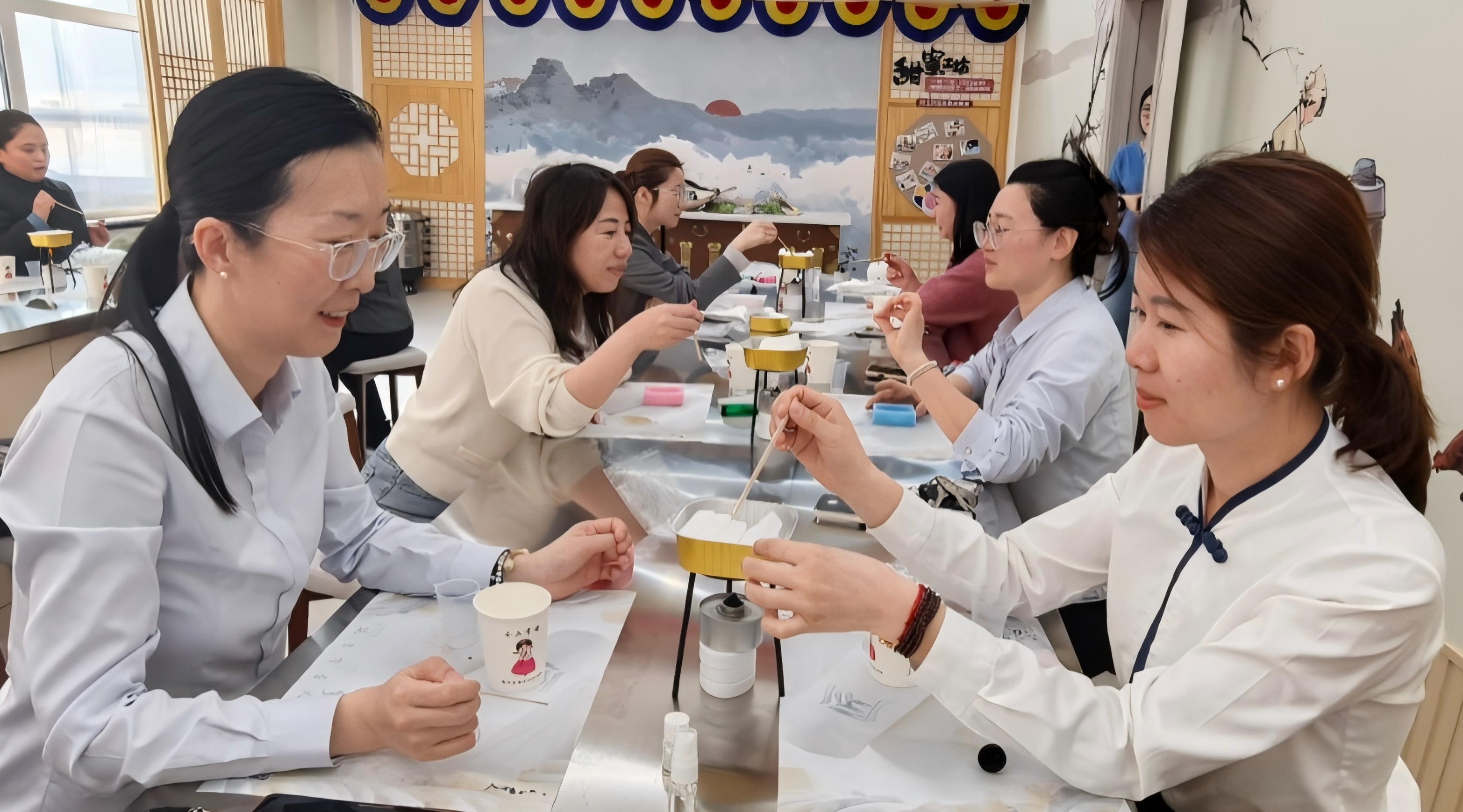 연길공항분회사 녀성 종업원 월간활동 개최