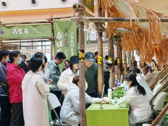 장춘도시권 중의무료진찰 장터 성황리에