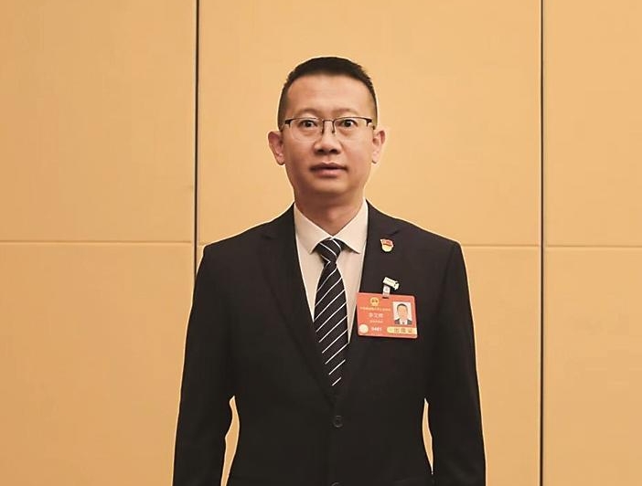 리문휘대표: 인민을 위해 대변하고 실제적인 일 하겠다