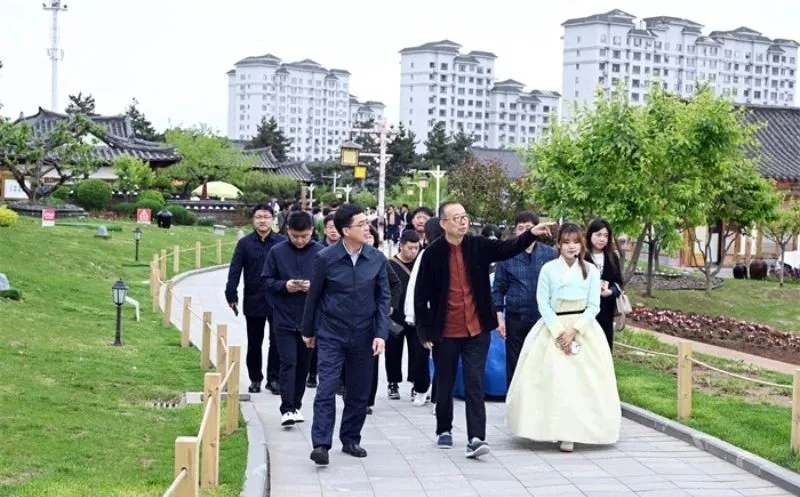 반로생 연변의 민속문화와 민간수공예 전승 보호 개발 조사연구
