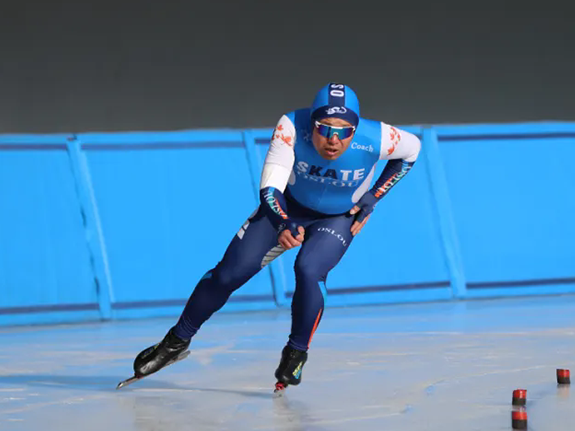 연길 대중속도스케트경기로 빙설운동 열조 일으켜