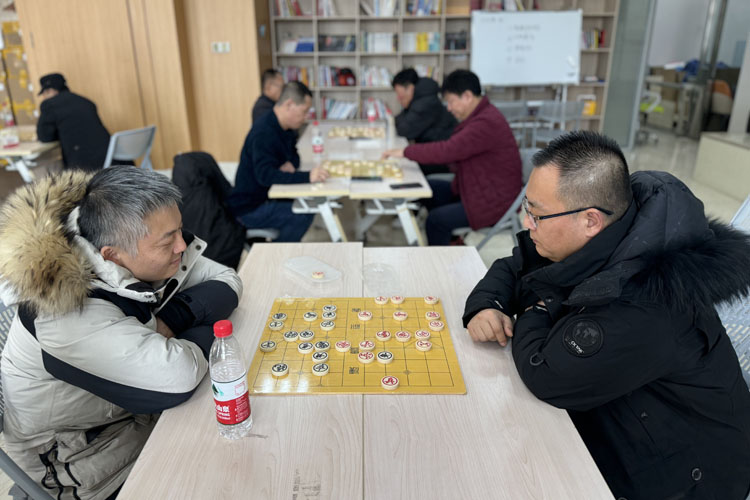 장기로 우정과 단합 도모