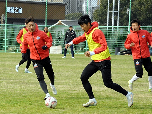 연변룡정팀 곤산시에서 마지막 담금질에 구슬땀