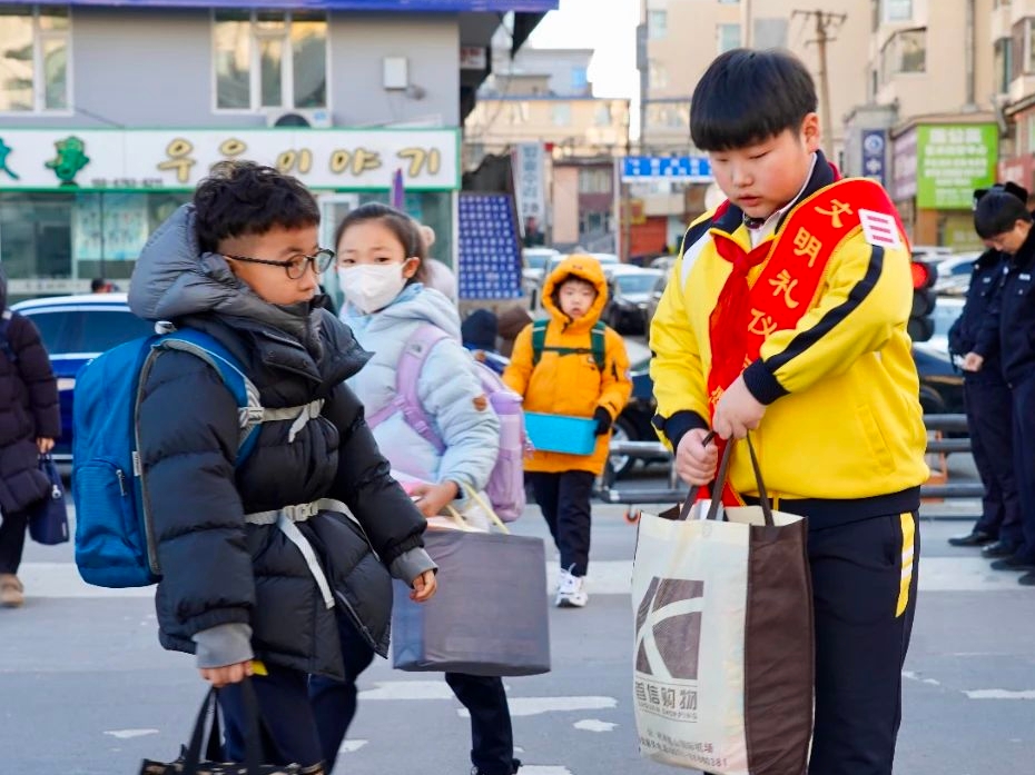 연길시 60개 중소학교 봄철 새 학기 맞이