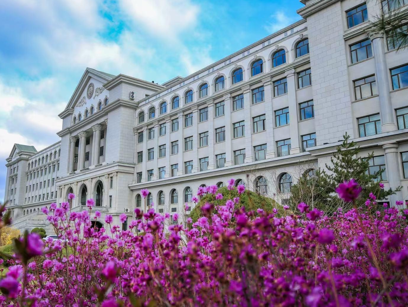 변강에 뿌리내리고 ‘쌍일류’ 흥변의 장을 쓰는 연변대학