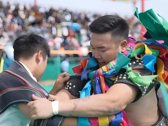 몽골식씨름 부흐 속에 깃든 몽골족의 기백