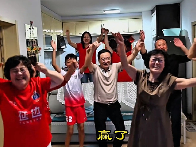 미니영화 《연변팀 이겨라!》