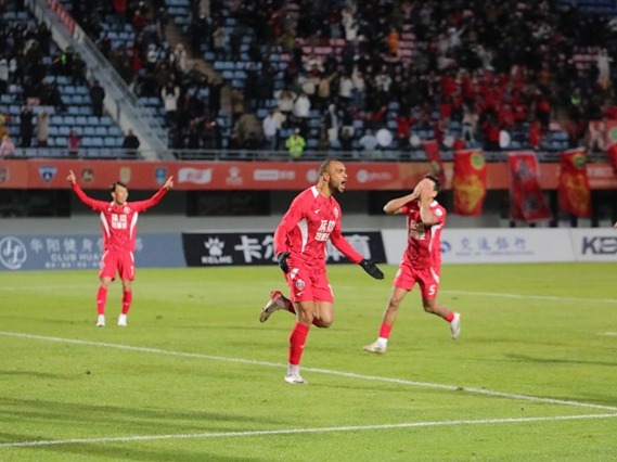 터졌다! ‘포부스 해트트릭’ 연변팀 4:1 대승
