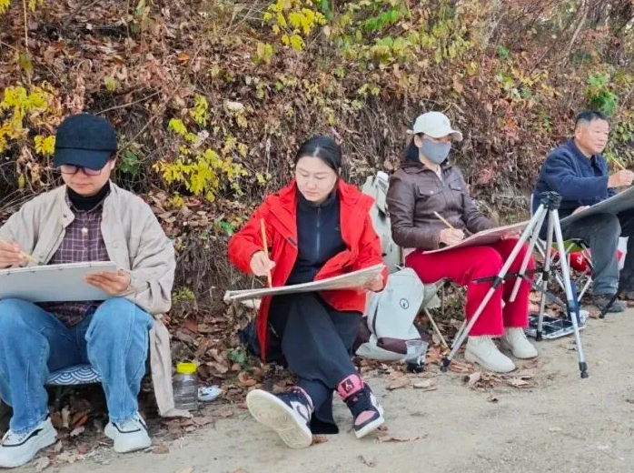 금란만의 ‘푸른 산과 맑은 물’을 화폭에 담다