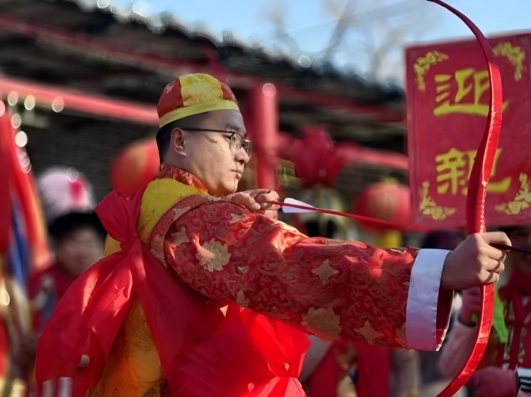 만족의 전통풍속