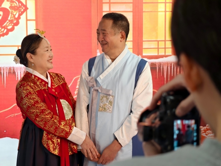 단란한 가족모습 사진에 담아요!