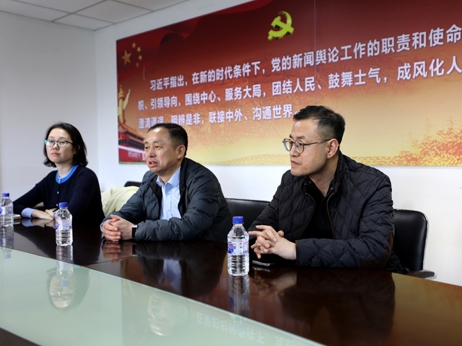 연변대학미술학원과 길림신문사 좌담회 소집